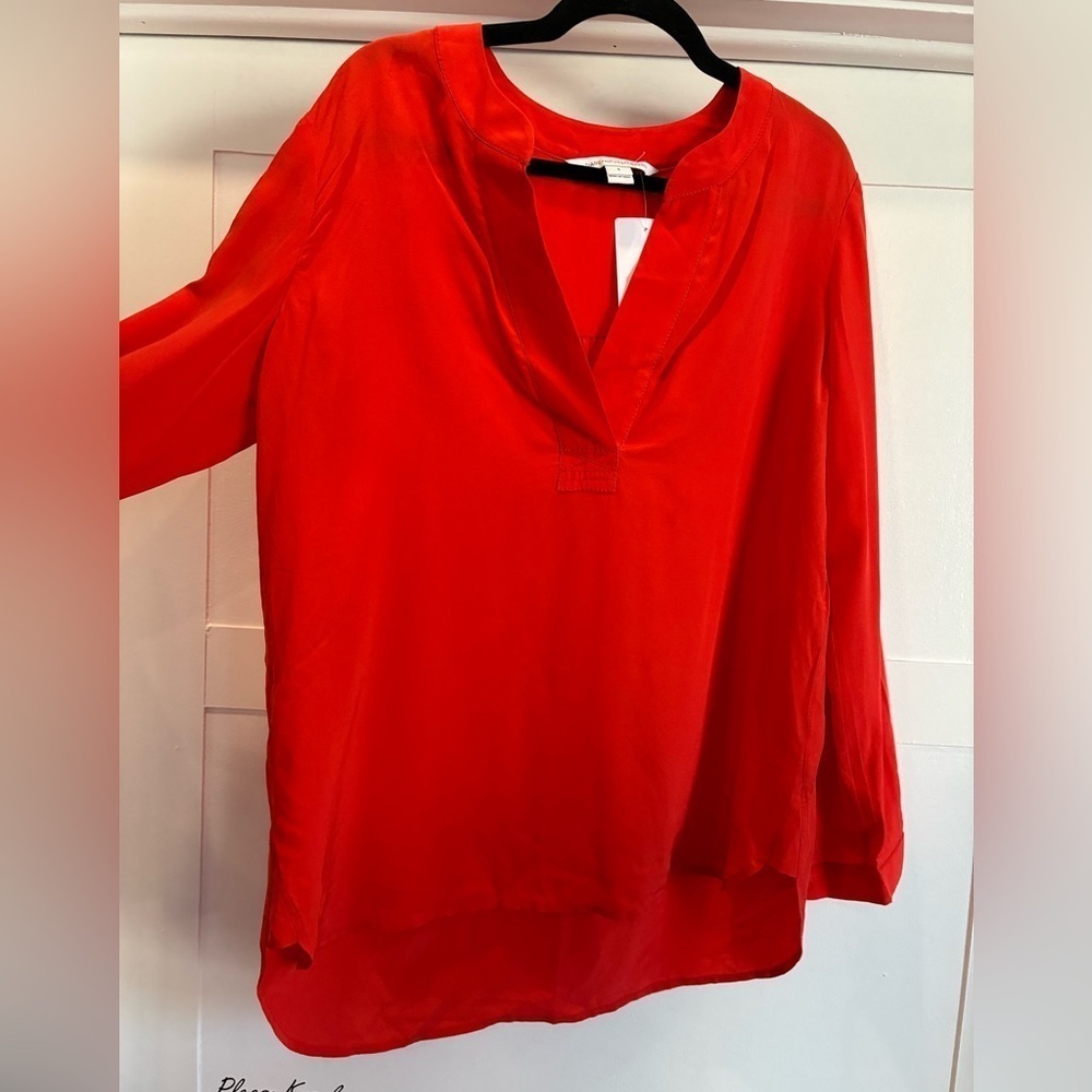 Diane Von Furstenberg silk blouse size 8